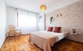 Amplia Vivienda Con Garaje